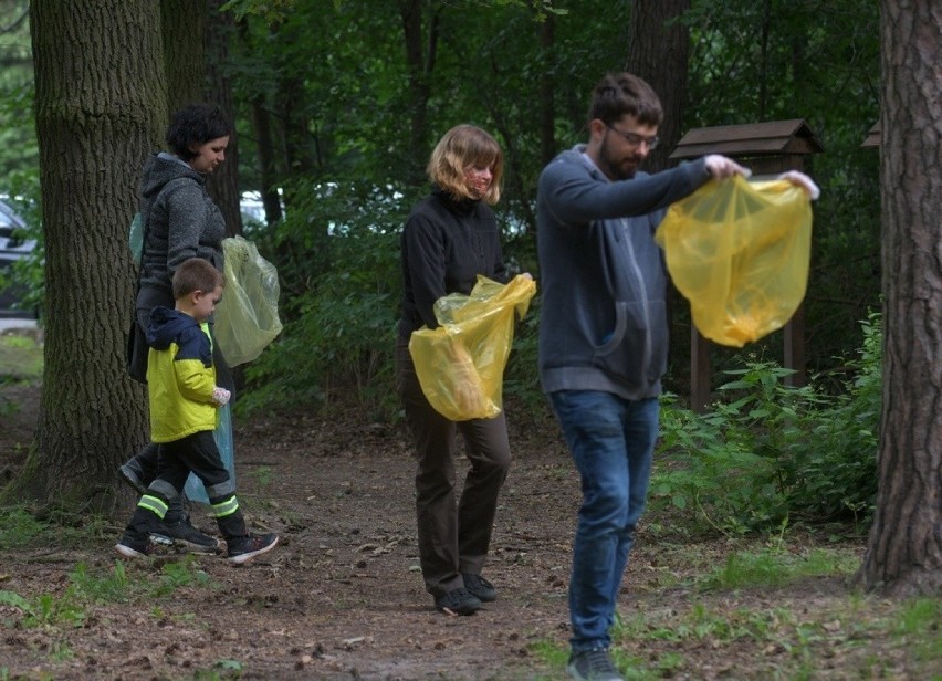Akcja sprzątania Lasu Kapturskiego odbyła się w sobotę, 1...