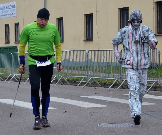 V Samsung Półmaraton. W ramach imprezy odbył się marsz nordic walking na dystansie 5 km