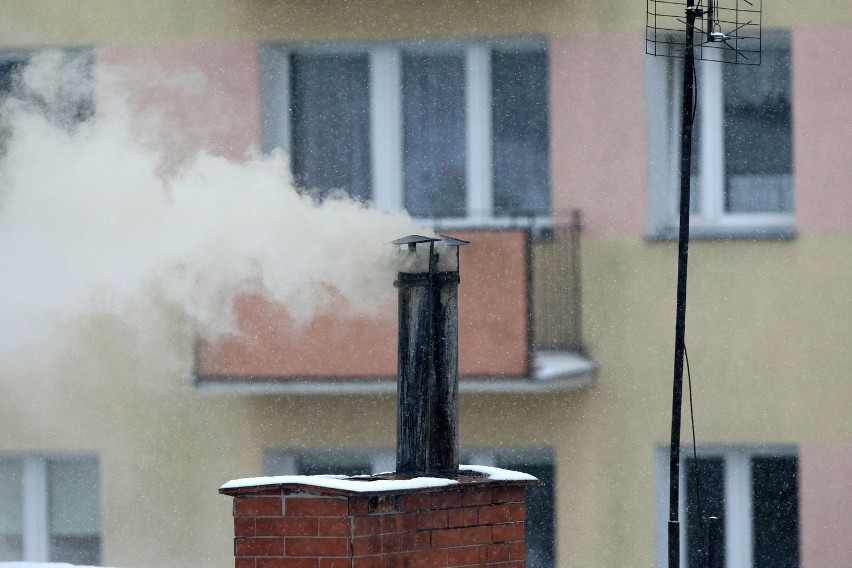 Smog nad Krakowem: toksyczny pył wisi nad miastem, a kłótnie trwają