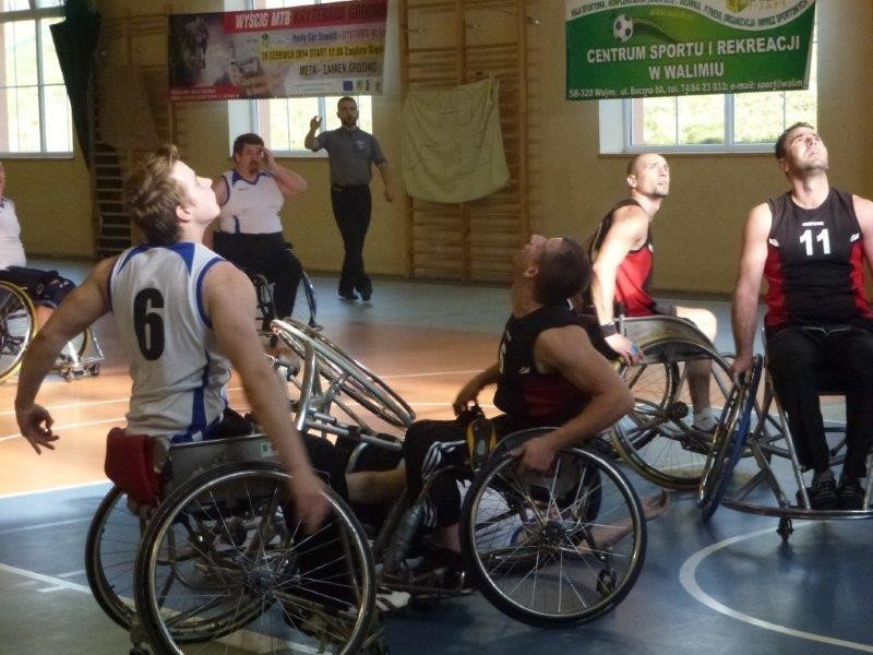 Drużyna Mad Devils Mieroszów zagra w półfinale mistrzostw Polski w koszykówce na wózkach