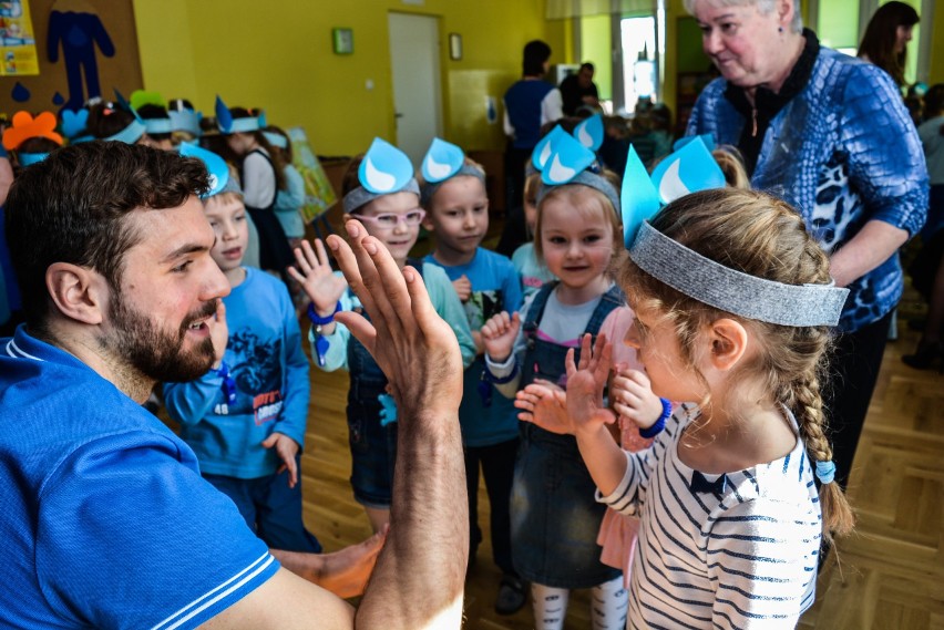 Przedszkolaki z Kielc świętowały Światowy Dzień Wody. Zabawa była przednia [WIDEO, zdjęcia]
