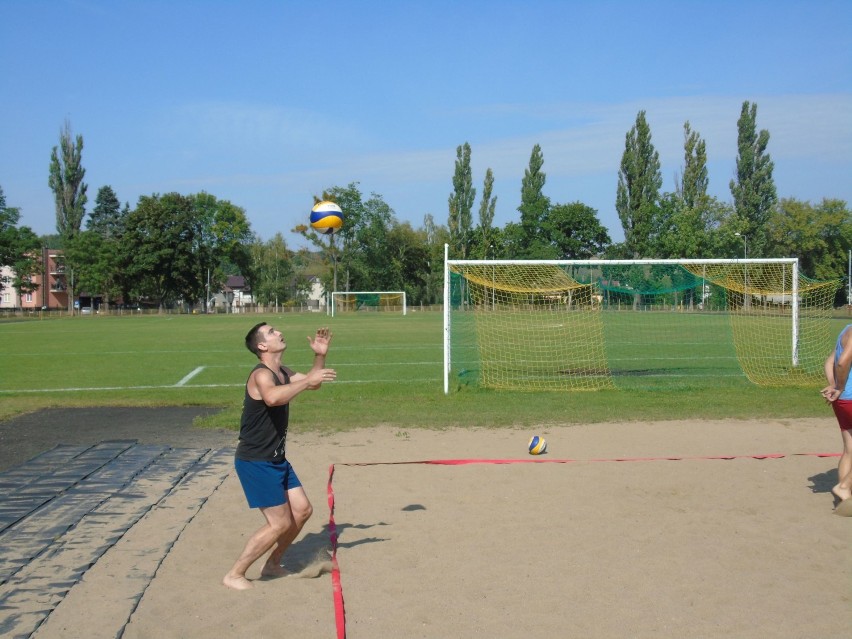 Na boisku do siatkówki plażowej w Golubiu–Dobrzyniu rozegrano turniej amatorów