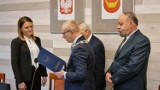 Akt zaprzysiężenia nowej radnej. Iwona Przybylak-Radecka została oficjalnie powitana w szeregach Rady Miejskiej