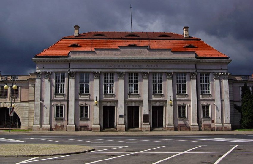 PWSZ w Kaliszu została właścicielem gmachu po byłym banku NBP. ZDJĘCIA, WIDEO