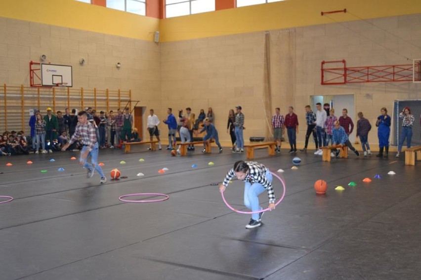 Wronki. Otrzęsiny w Szkole na Leśnej i "Farmer Party" [ZDJĘCIA]