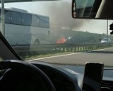 Wypadek i pożar samochodu na drodze krajowej S7 koło Grójca. Jedna osoba w szpitalu. Są utrudnienia