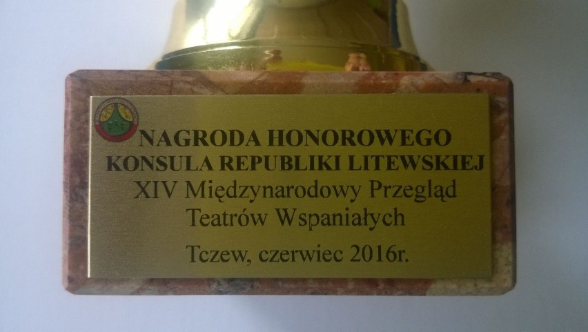 Zespół Płomyki z Malborka z nagrodą konsula Republiki Litewskiej