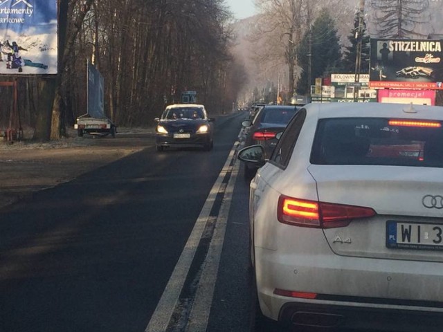 Korki do Szczyrku: postoimy już w Mesznej