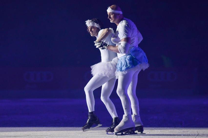 Kings on Ice. Popis łyżwiarskich umiejętności na Stadionie...