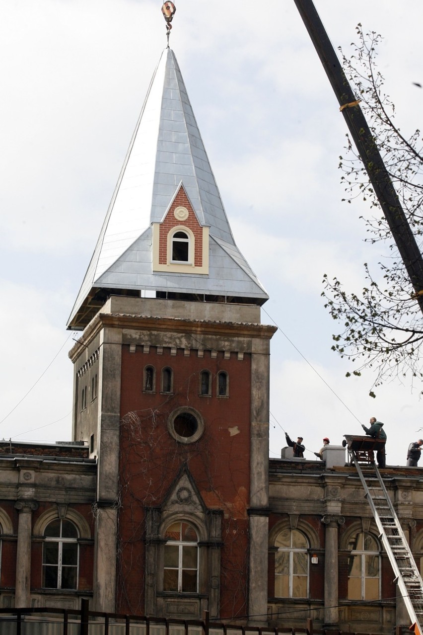 Wieża zegarowa Zamku Piastowskiego w Legnicy ma już 10 lat [ZDJĘCIA]