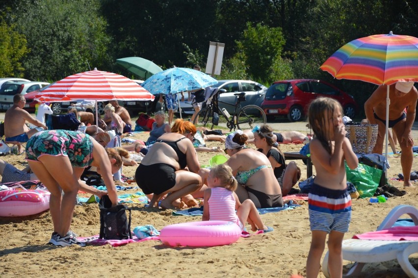 Upalny piątek na kąpielisku "Słoneczko" w Piotrkowie - tak...