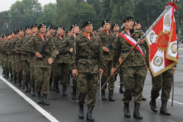 W sobotę wojsko przedefiluje ulicami Żagania. Sprawdźcie, jaką trasą! (zdjęcia archiwalne)