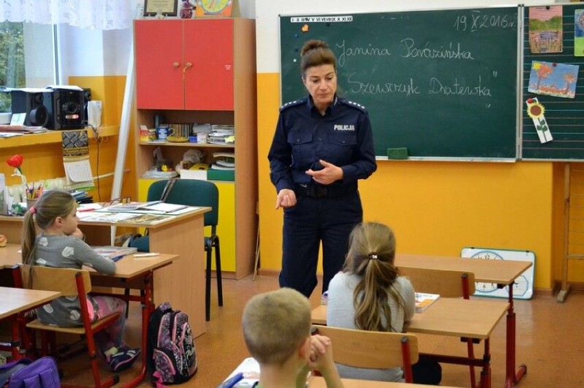 Szkoła Podstawowa w Janowie. Policjantki mówiły o bezpieczeństwie [ZDJĘCIA]