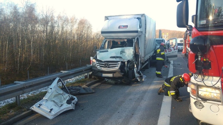 Wypadek na autostradzie A4 koło Góry św. Anny. Dwie osoby zostały ranne 