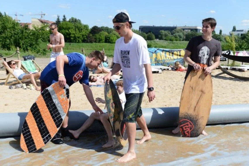 Plaża Miejska w Poznaniu czeka na mistrzów skimboardu