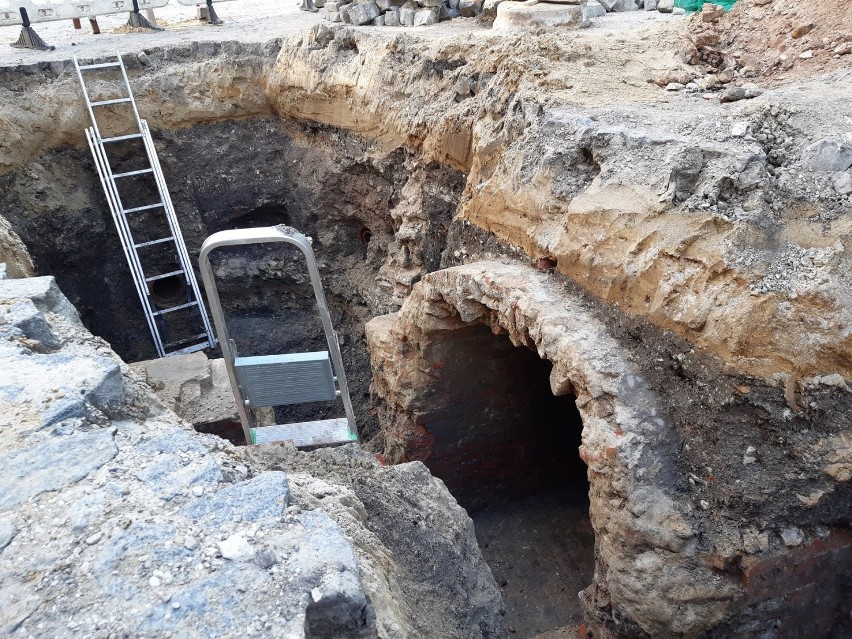 Chełm. Archeolodzy odkopali tunel łączący sanktuarium z budynkami klasztoru