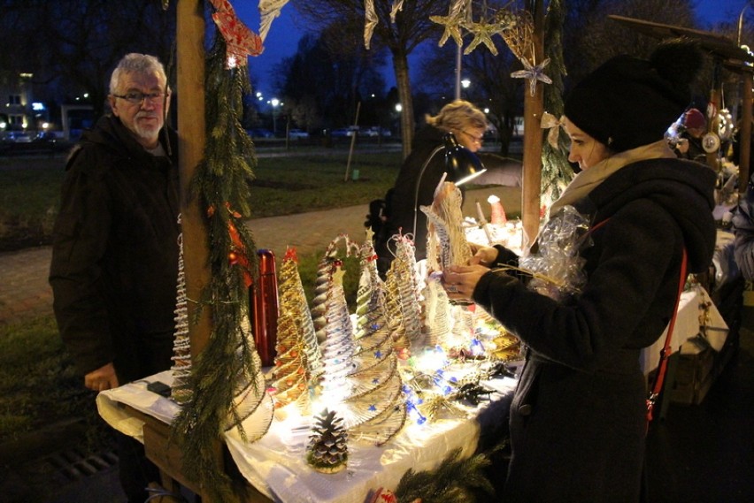 Jarmark Bożonarodzeniowy w Będzinie [ZDJĘCIA]. Odbył się na bulwarach Przemszy