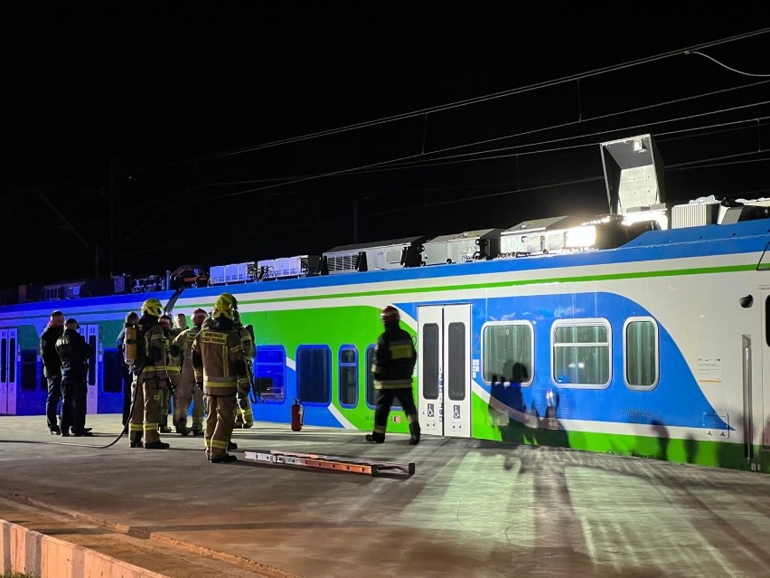 Awaria pociągu w Żurawicy. Interweniowali strażacy, policja i SOK [ZDJĘCIA]