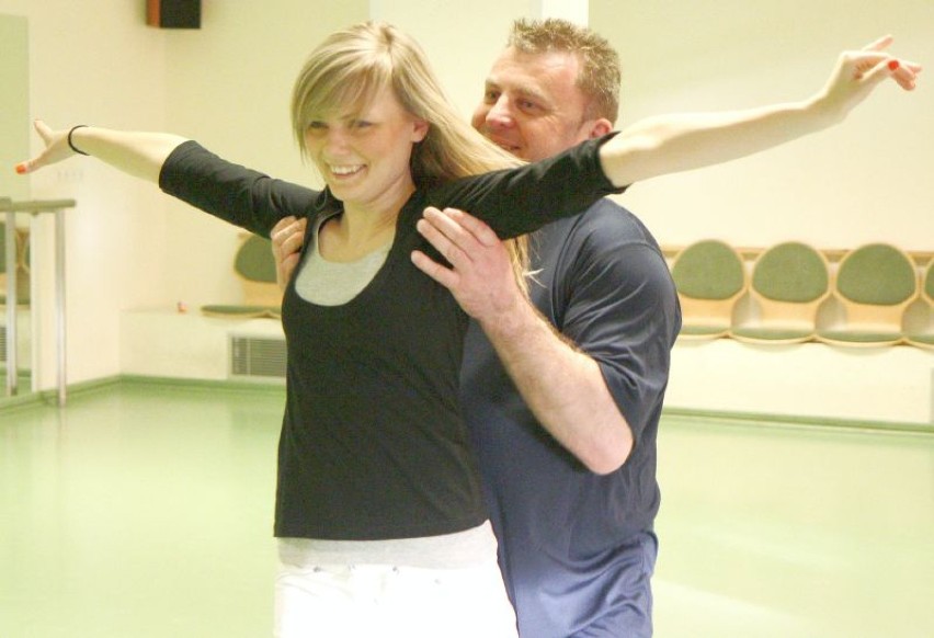 Na zdjęciu Piotr Rzetelski z taneczną partnerka