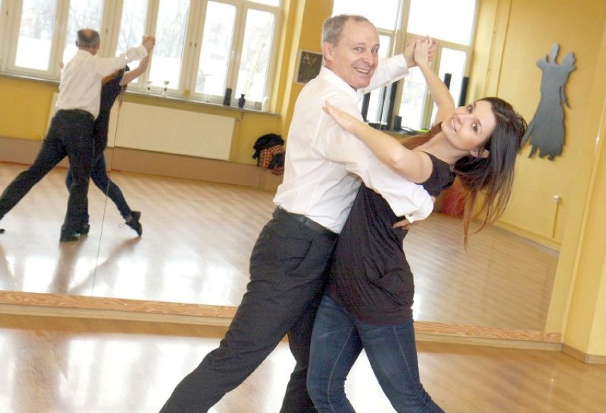Na zdjęciu Jacek Sobczak z taneczną partnerką