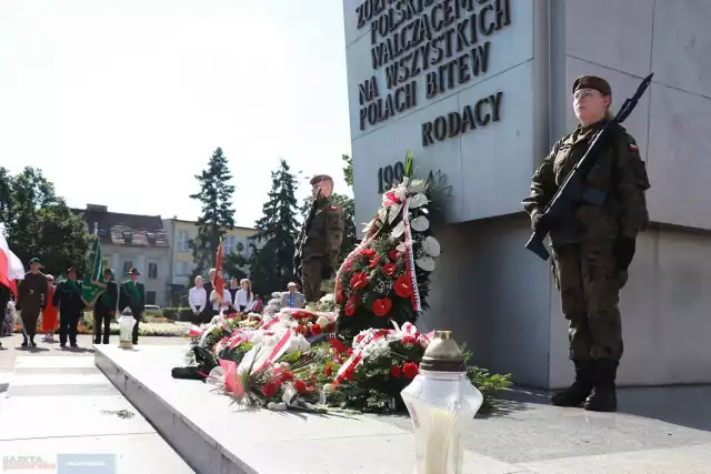 Prezes Ruchu Narodowego we Włocławku wystosował wniosek do prezydenta miasta w sprawie usunięcia lub przeniesienia dwóch pomników - przy ul. Kilińskiego i Placu Wolności.