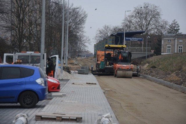 Budowa nowego odcinka ulicy Spichrzowej trwa od drugiej połowy lipca 2021.