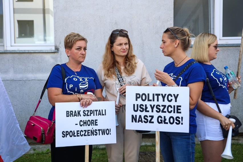 Protest w obronie szpitala w Lesku. Powiat: "Nikt nie ma zamiaru likwidować szpitala" [WIDEO, ZDJĘCIA]