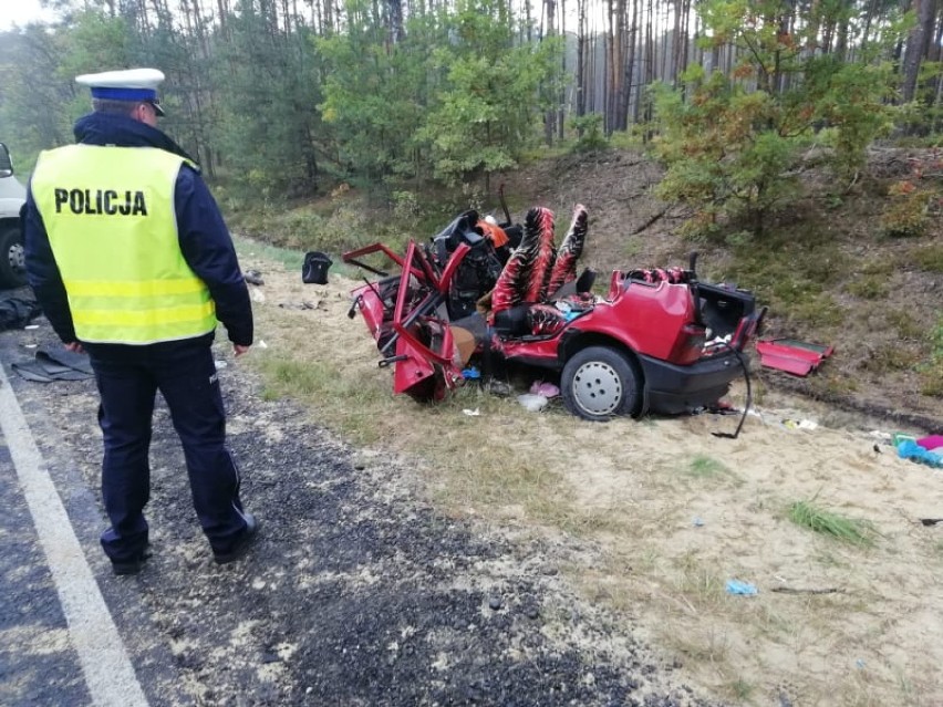 Radomsko: Wypadek na DK 91 w Bobrach. Nie żyją cztery osoby [ZDJĘCIA]