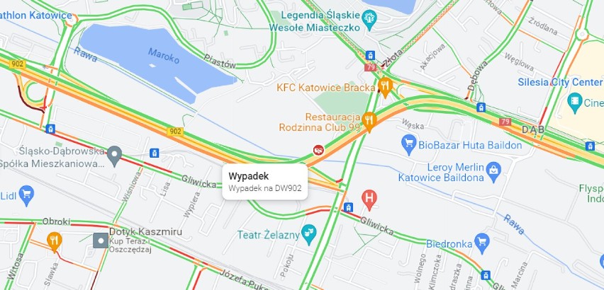 Wypadek na DTŚ w Katowicach, dwie osoby w szpitalu. Zderzenie trzech samochodów, droga jest częściowo nieprzejezdna