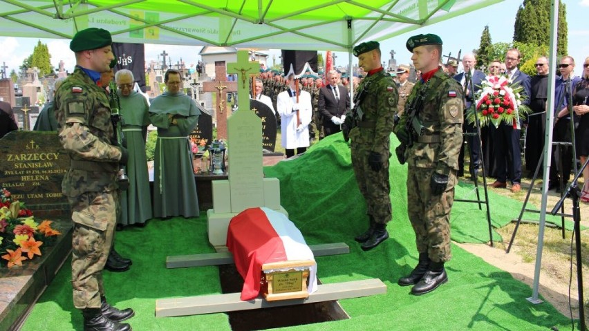 Szczątki żołnierza AK Witolda Sulika ps."Pług" spoczęły na cmentarzu w Dąbrowie. Po 76 latach od zamordowania go przez komunistów