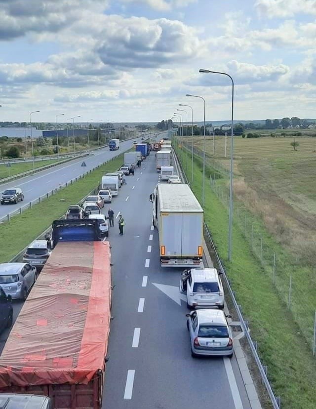Ze względu na kolizję przez godziny trasa w okolicach Międzyrzecza  była zablokowana.