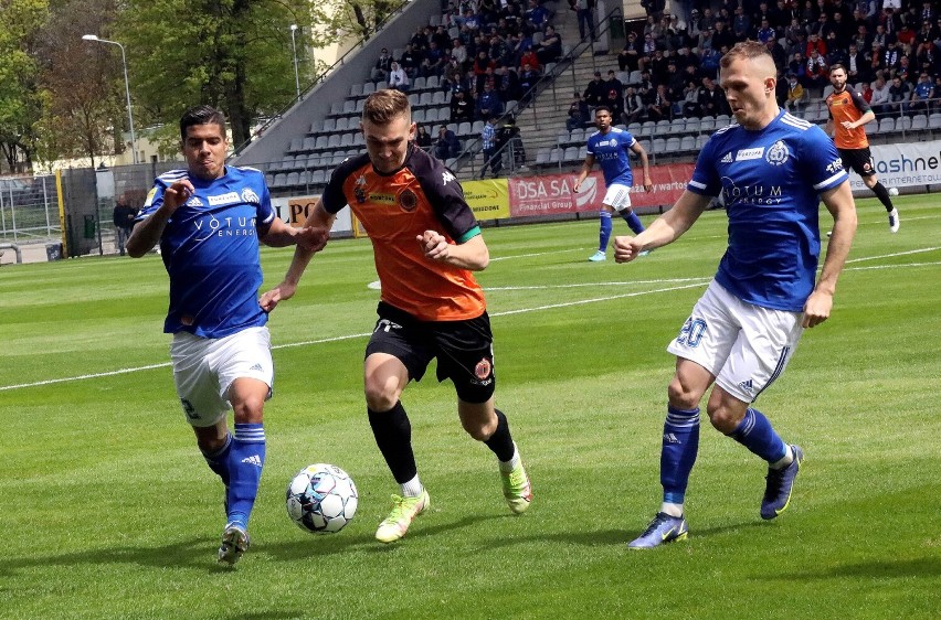 Piłkarze Miedzi Legnica wygrali z Chrobrym Głogów, zobaczcie zdjęcia