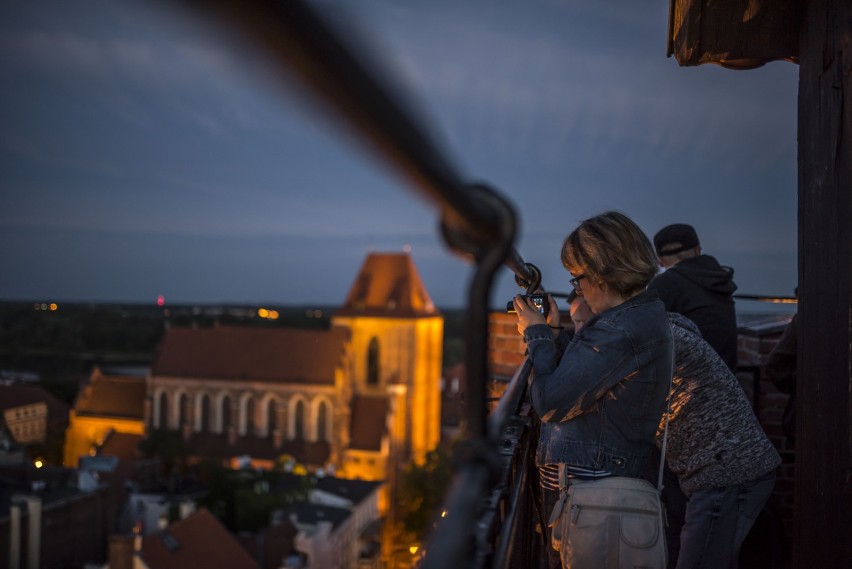 Toruń: Nocne zwiedzanie wieży ratuszowej. Co za widoki!...