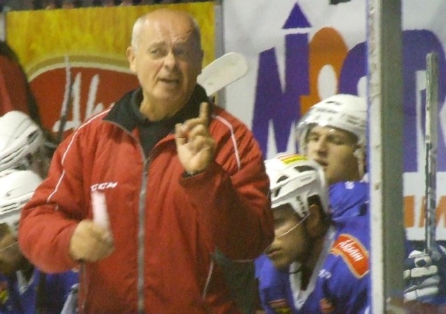 Peter Mikula nie jest już trenerem hokeistów Unii Oświęcim. Został zwolniony po porażce z Naprzodem 1:5.