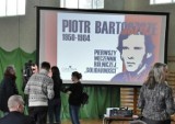 40 rocznica śmierci Piotra Bartoszcze. Pod Urzędem Gminy w Inowrocławiu odsłonięty zostanie upamiętniający go pomnik 