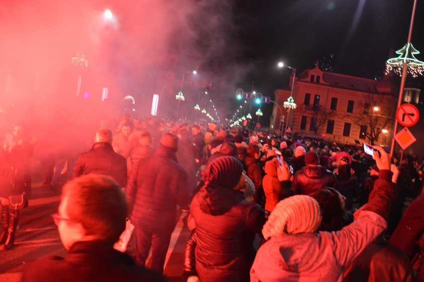 W nocy z 31 grudnia 2019 na 1 stycznia 2020 roku na placu...