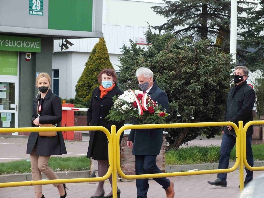Program artystyczny, msza i wiązanki kwiatów w rocznicę Konstytucji 3-go Maja w Starachowicach