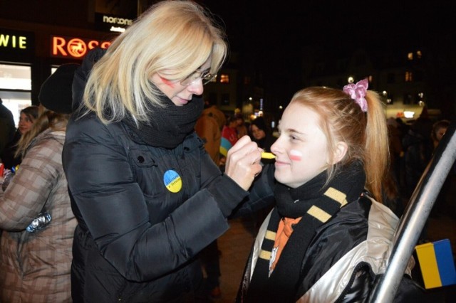 W piątek 24 lutego o godzinie 19.00 na placu Pokoju w Lęborku odbędzie się wiec solidarności z Ukrainą.