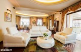 Marzysz o wielkim domu z basenem? Luksusowy dom w Czapurach do kupienia za ponad 3 mln zł. Zobacz zdjęcia!