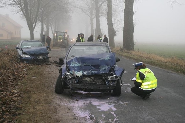 Wczoraj przed godz. 12.30, dyżurny komendy powiatowej w Brodnicy, otrzymał zgłoszenie o wypadku drogowym w miejscowości Szymkowo. 

Natychmiast w miejsce, gdzie doszło do zdarzenia, wysłał policjantów ruchu drogowego. 

KRONIKA POLICYJNA