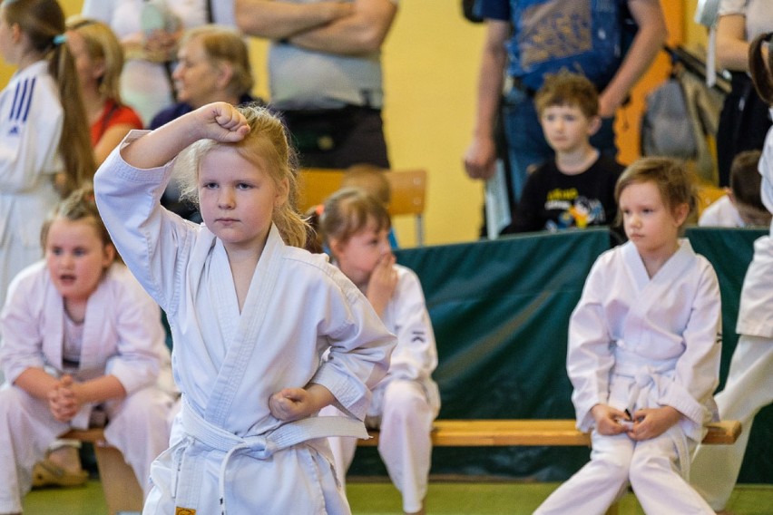 Tłumy zawodników podczas Ostroróg Cup  Karate