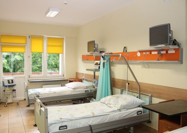 Każde łóżko w Oddziale Pulmonologicznym zaopatrzone została w gniazda do tlenu, próżni i sprężonego powietrza