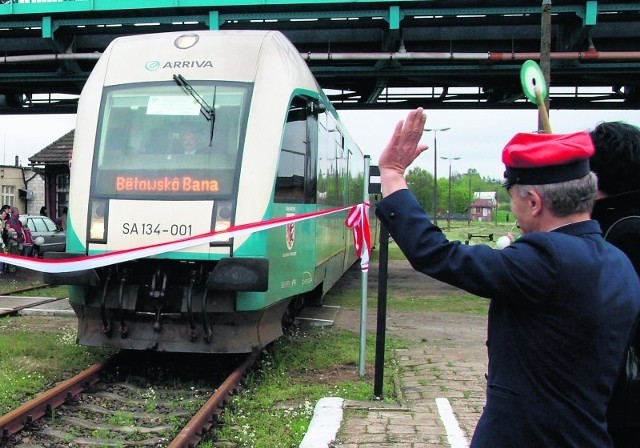 Dzięki PKM łatwiejszy będzie dojazd m.in. do Kartuz i na lotnisko w Rębiechowie, a później nawet do Bytowa (zdjęcie z promującej PKM wycieczki szynobusem do Bytowa).