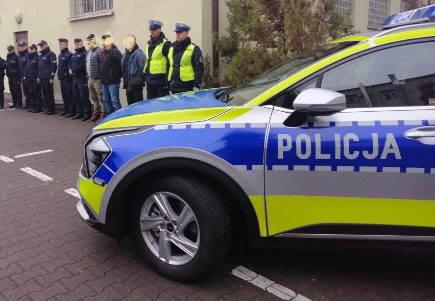 Międzychodzcy policjanci otrzymali nowy radiowóz w nowych barwach [ZDJĘCIA]