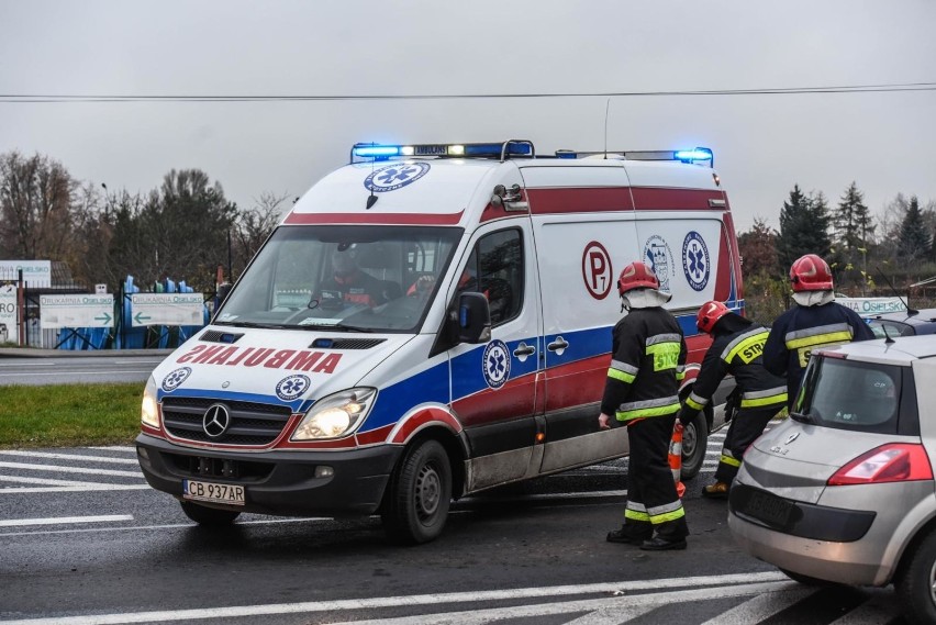 W Osielsku, na przeciwko salonu opla, zderzyły się trzy...