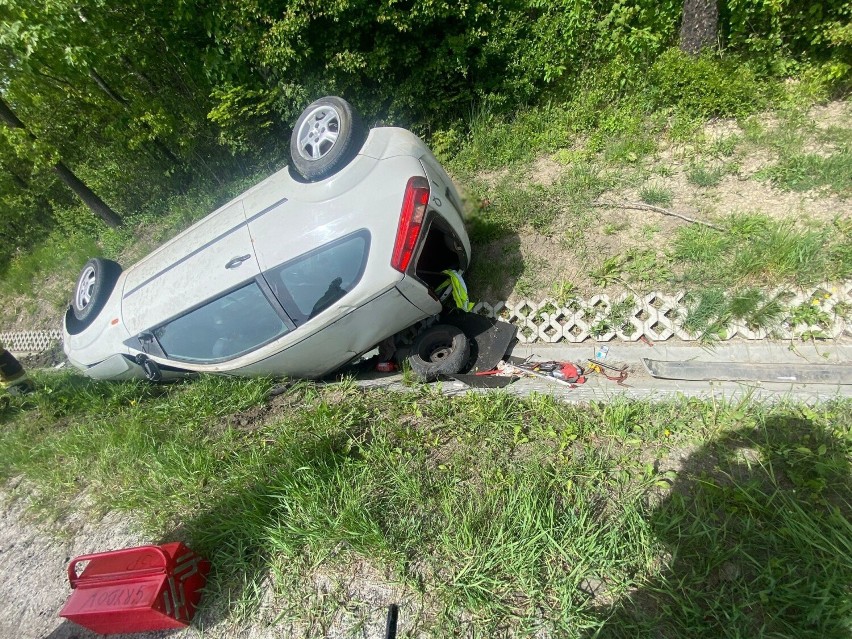 DK 28 wciąż niebezpieczna. Tym razem dwie osobówki zderzyły się koło Grybowa