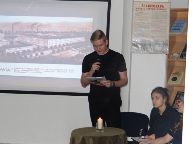 Z okazji obchodów Święta Niepodległości w Miejskiej Bibliotece Publicznej w Radomsku zaprezentowano program o Radomsku w czasie I wojny światowej, a także odbył się wernisaż wystawy.