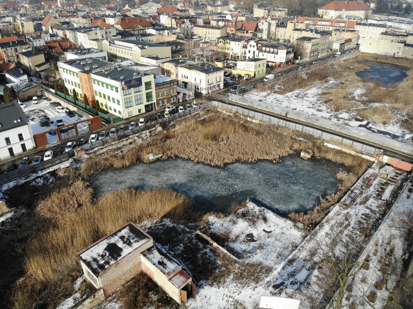 Teren po dawnej fabryce Goplana w Lesznie. Ma tu powstać galeria handlowa