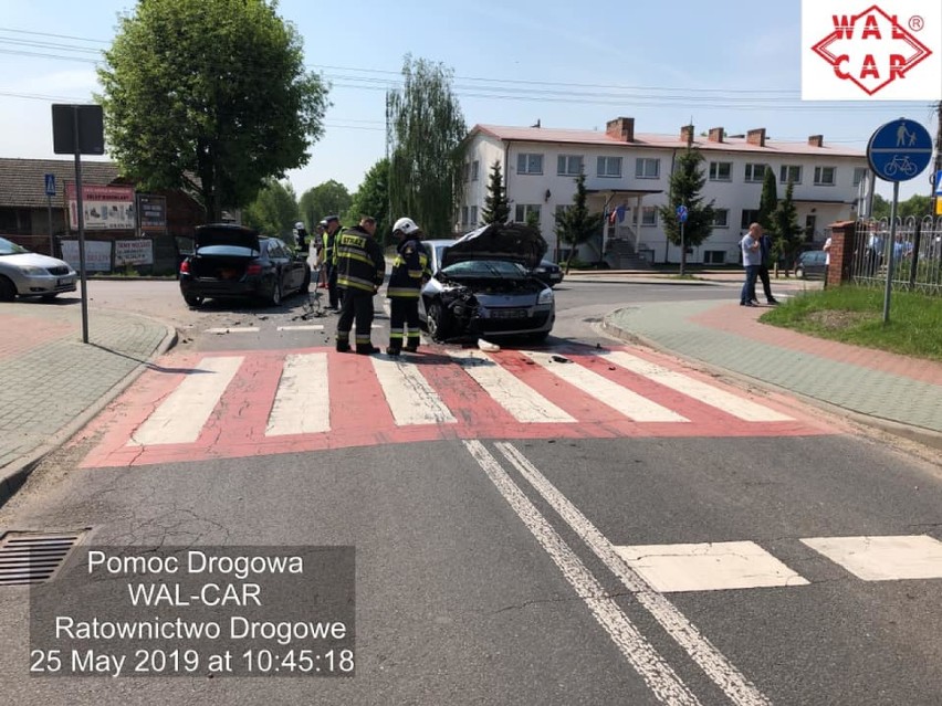 Kolejne groźne zdarzenie drogowe w regionie [ZDJĘCIA] W Starczy doszło do zderzenia dwóch samochodów osobowych