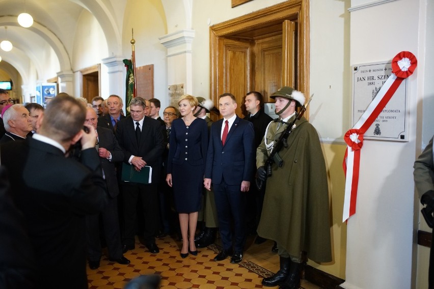 Prezydent Andrzej Duda wraz z małżonką odwiedzili wczoraj II LO w Krakowie [ZDJĘCIA]